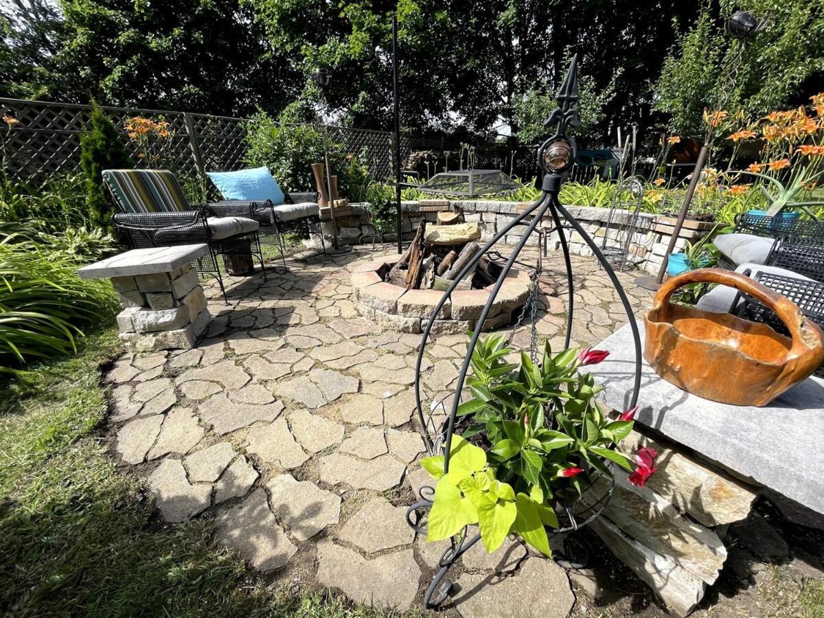 Schaumburg Paradise Oasis With A Secret Garden And Private Pool ภายนอก รูปภาพ